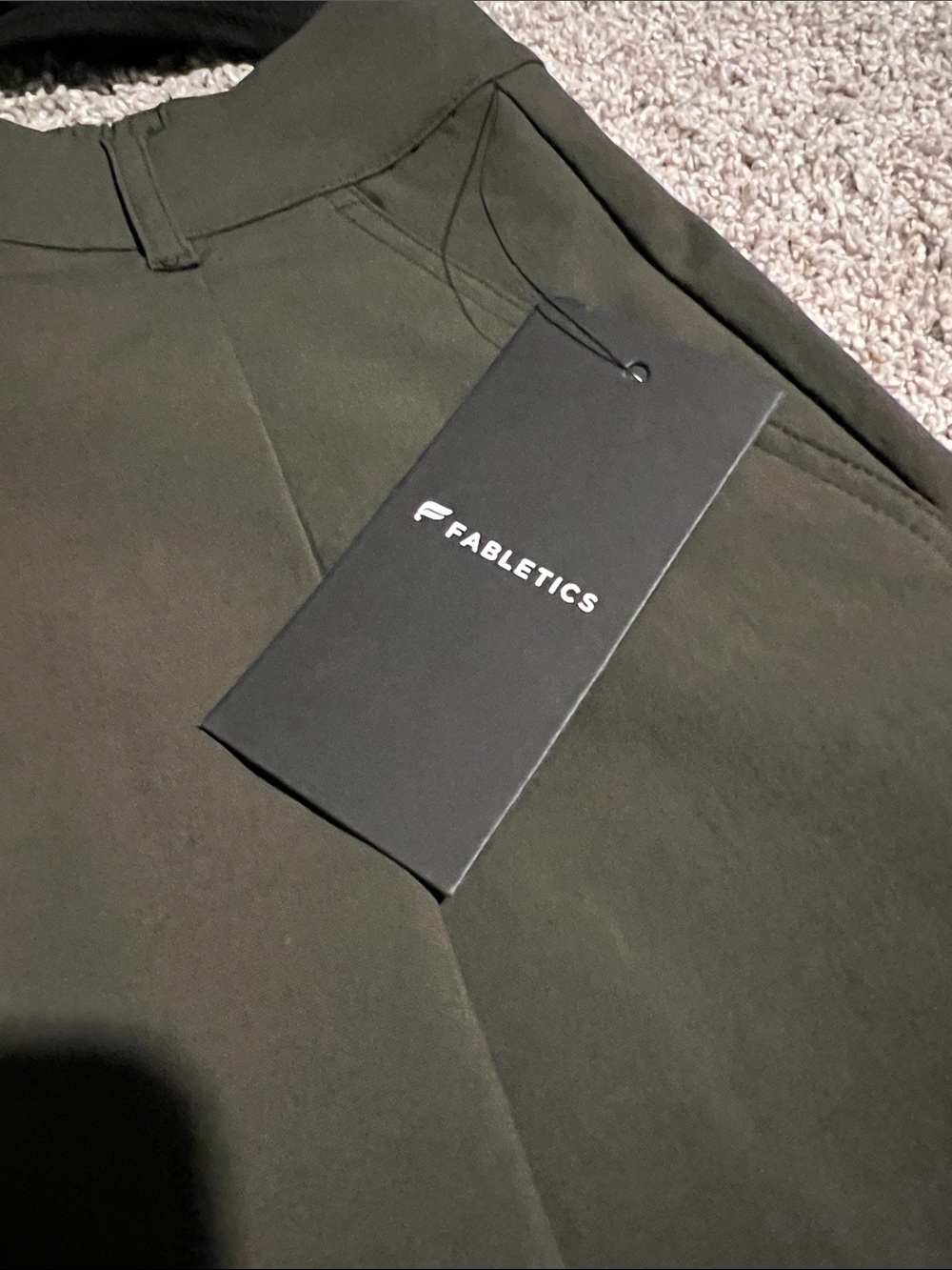 Bundle Top and Fabletics Bottom - Picture 2 of 7